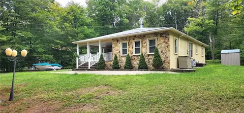 60 Starlight Dr, Thompson, NY 12701