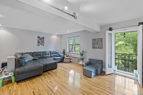 673 Pelham Rd #E16, New Rochelle, NY 10805
