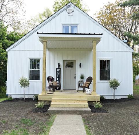 14 Ridgeview Dr, Newburgh, NY 12550