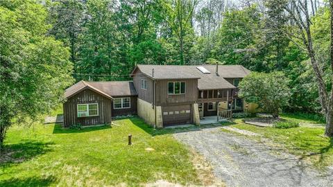 11 Patchwork Ln, Greenville, NY 12771