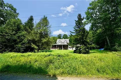 351 Old Hunter Rd, Rockland, NY 12758