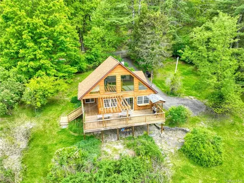 87 Old Minisink Ford Rd, Highland, NY 12719
