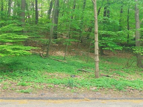 151 Fawn Hill Rd, Tuxedo, NY 10987