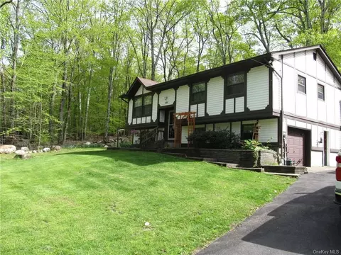 391 Ski Run Rd, Mamakating, NY 12721