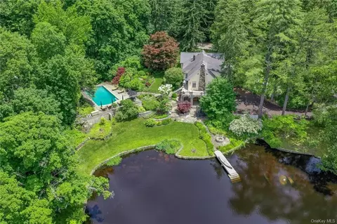 15 Brook Ln, Cortlandt, NY 10567