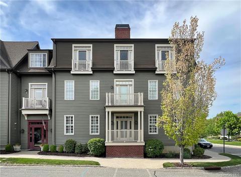19 Cropsey St #1C, Warwick, NY 10990