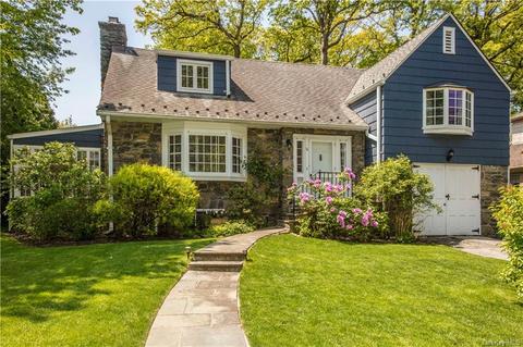 76 Maywood Rd, New Rochelle, NY 10804