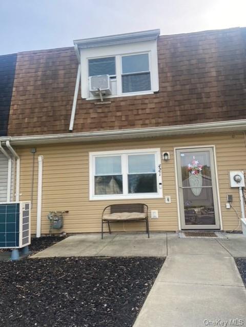 421 Saracino Dr, Maybrook, NY 12543