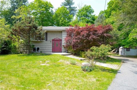7 Arrowhead Ln, Ramapo, NY 10901