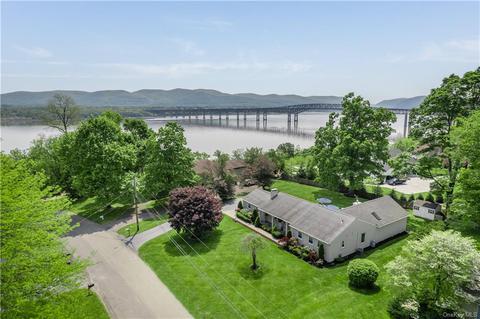 22 Susan Dr, Newburgh, NY 12550