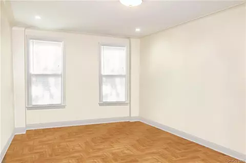 41-15 44th St #4K, Sunnyside, NY 11104