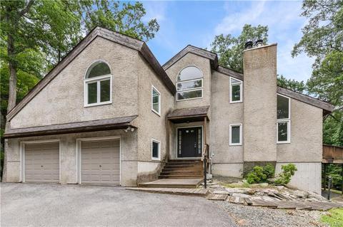 49 Hambletonian Rd, Chester, NY 10918