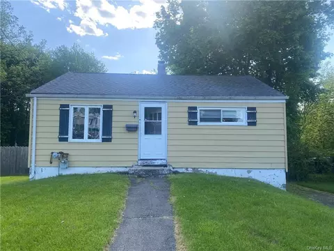 1 Lake Rd, Stony Point, NY 10980