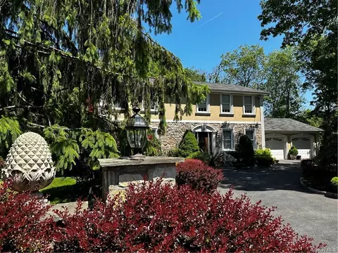 104 Archer Rd, Mahopac, NY 10541