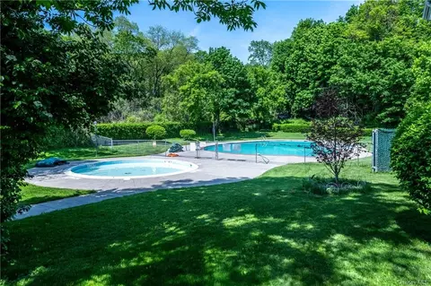 99 Avon Cir #C, Rye, NY 10573