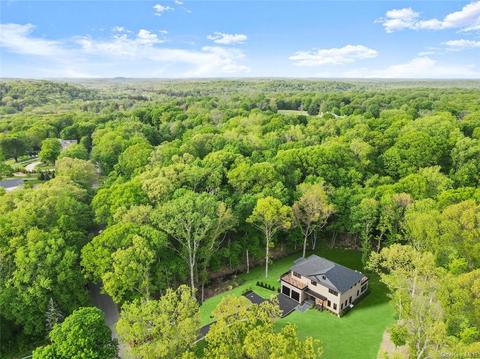 82 Round Hill Rd, North Castle, NY 10504