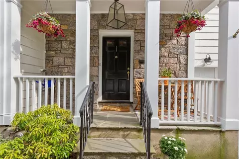 81 Murray Ave, Larchmont, NY 10538