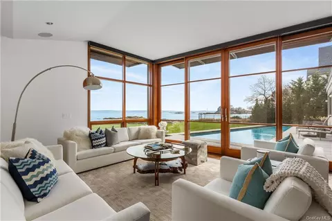 14 Philips Ln, Rye, NY 10580