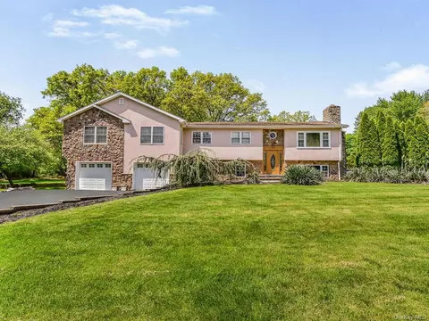 17 Dale Rd, Ramapo, NY 10952