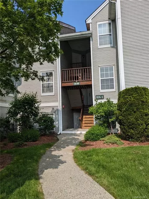 1195 Washington Grn, New Windsor, NY 12553