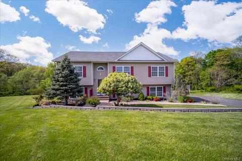 97 Browns Rd, Walden, NY 12586