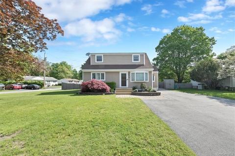 1 Ann Pl, Monroe, NY 10950