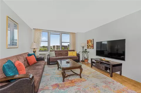 3121 Middletown Rd #10B, Bronx, NY 10461