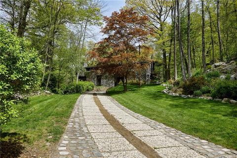 53 Woods Rd, Tuxedo, NY 10987