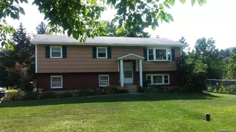 630 Laroe Rd, Chester, NY 10918