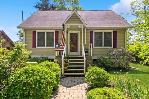 319 Lake Dr, Putnam Valley, NY 10537