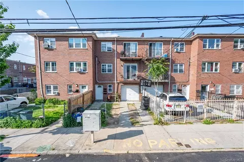 813 E 225th St, Bronx, NY 10466