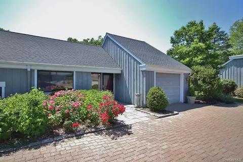 6 Heritage Hls #D, Somers, NY 10589