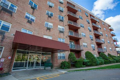 1 Lakeview Dr #1M, Peekskill, NY 10566