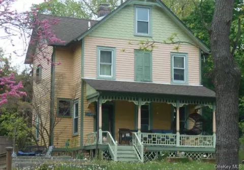 540 Park Ave, Huntington, NY 11743