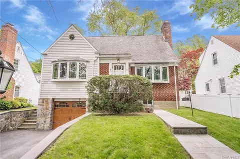 92 Dunwoodie St, Scarsdale, NY 10583