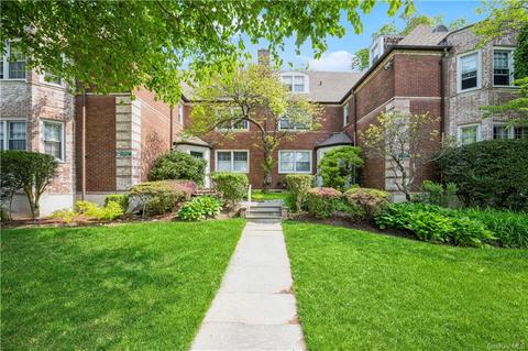 3 Campus Pl #SR, Greenburgh, NY 10583