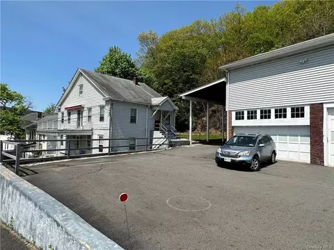 6 Hudson St, Port Jervis, NY 12771