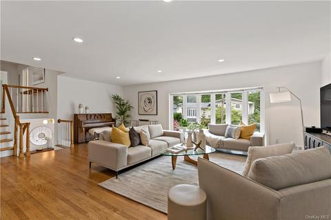 8 Clarendon Pl, Greenburgh, NY 10583