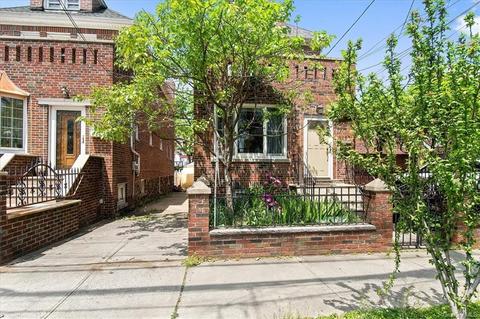1167 Rhinelander Ave, Bronx, NY 10461