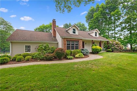 326 Starr Ridge Rd, Southeast, NY 10509