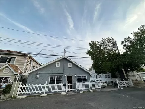408 Harding Park, New York, NY 10473