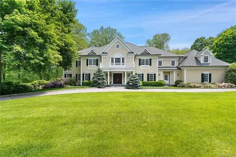 20 Oregon Rd, Armonk, NY 10504