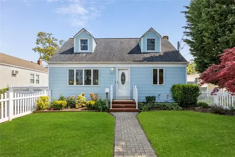 2498 Grand Ave, Bellmore, NY 11710