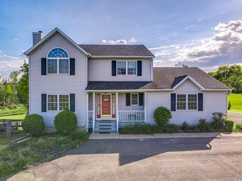 13 Dorothy Dr, Shawangunk, NY 12566
