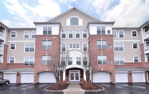 244 Regency Dr, Fishkill, NY 12524