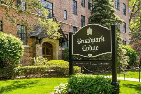 2 Westchester Ave #3L, White Plains, NY 10601