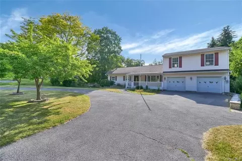 10 Hawthorne Dr, Monroe, NY 10950