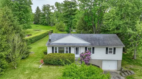 21 Rowell Ln, Wappinger, NY 12590