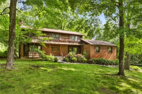 7 Southwind Dr, Lewisboro, NY 10518