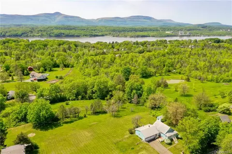 167 E Camp Rd, Germantown, NY 12526